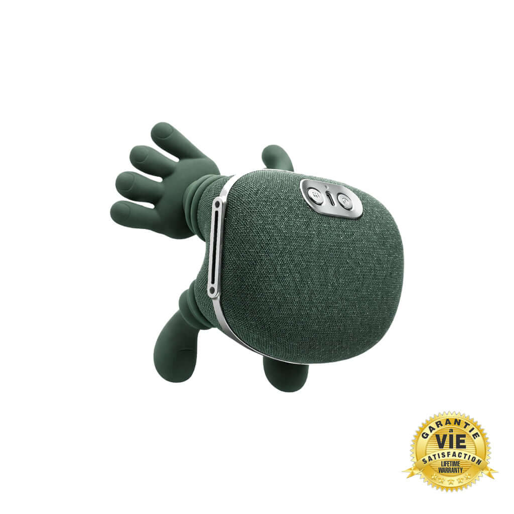 Masseur cervical ergonomique vert en forme de main avec boutons de contrôle intégrés et design compact.